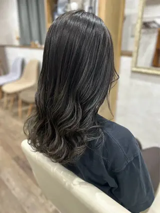 ロング カラー 吉田 萌花のヘアスタイル