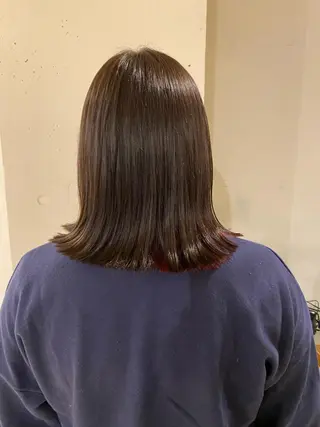 ミディアム カラー 安澤 彩奈のヘアスタイル