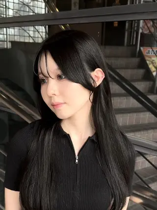 セミロング 韓国STYLE 小久保のヘアスタイル