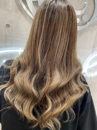 ロング カラー パーマ ヘアアレンジ メンズ キッズ ネイル マツエク・マツパ アイブロウ 韓国/顔周り/透明感 /レイヤー/ひなたのヘアスタイル