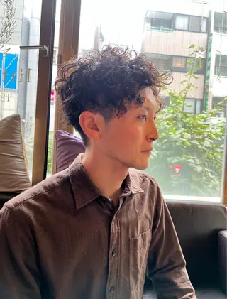 パーマ メンズ 透明感・艶感 小坂隼斗のヘアスタイル