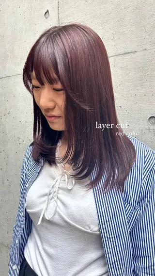 セミロング カラー ミウラナツサ /レイヤーカットのヘアスタイル