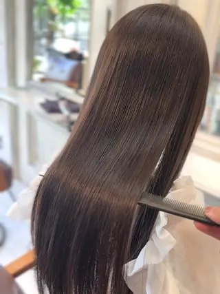 セミロング 髪質改善/縮毛矯正/ レイヤーカット/ガブのヘアスタイル