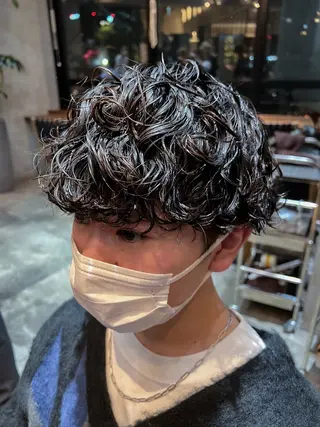 ショート パーマ メンズ fifth JINGUMAE所属・波巻きスパイラルパー マ/シャドウパーマ駿のヘアスタイル