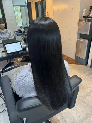 ロング SALOWIN 表参道FLAT店所属・トップスタイリスト澤 奈緒美のヘアスタイル