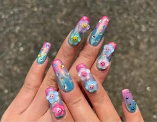 ネイル zir  nail 🕊️💗RIOのネイルデザイン