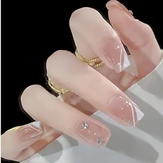 ネイル Queens 榊 まおのネイルデザイン