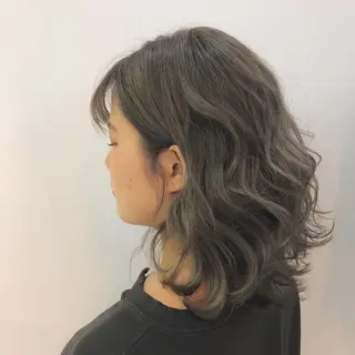 セミロング カラー 渡邊 唯のヘアスタイル