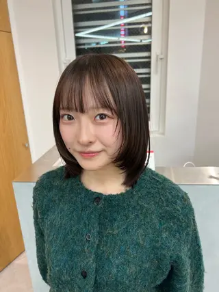 ミディアム カラー 小森聖奈 韓国風レイヤーカットのヘアスタイル