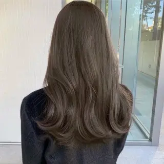 セミロング カラー 石川 幸呼のヘアスタイル
