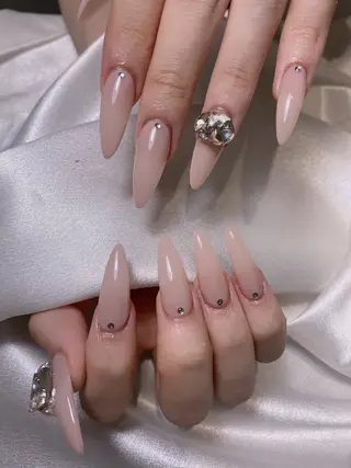 ネイル 長さ出し専門店 RIRIのネイルデザイン