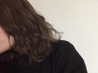 ミディアム カラー Rever Tokyo所属・コンドウ サラのヘアスタイル