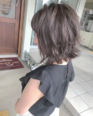 ミディアム カラー grand juteのヘアスタイル