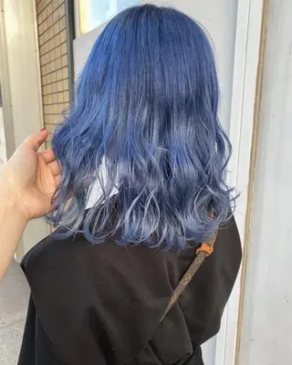 ミディアム 小林 朋花のヘアスタイル