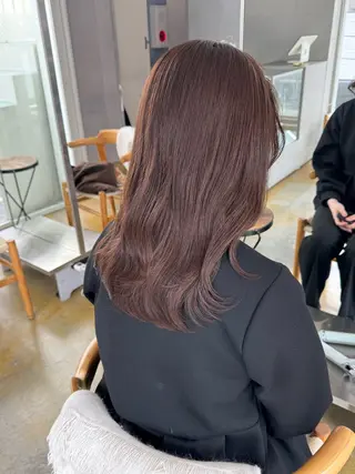 カラー maina/透明感 ベージュ/ブラウンのヘアスタイル