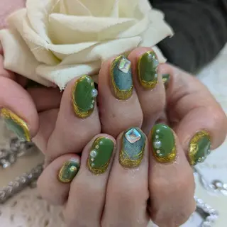 ネイル エステとネイル ローズコンフォートのネイルデザイン