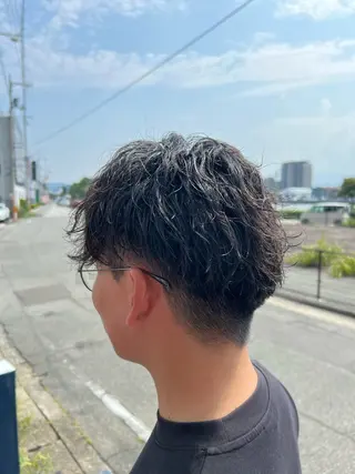 ショート パーマ メンズ 西岡 勇人のヘアスタイル