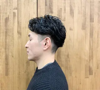 ショート パーマ メンズ 牧野 滉平のヘアスタイル