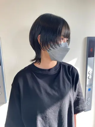 ミディアム 大阪ウルフカット ハッシュカットのヘアスタイル