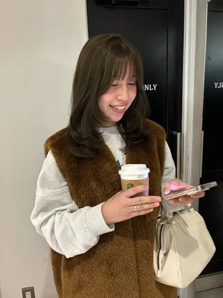 セミロング カラー 似合わせ｜レイヤー 🪩yurikaのヘアスタイル