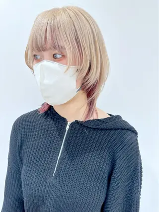 ミディアム カラー 小顔レイヤー/ ベージュ🤍Rieのヘアスタイル