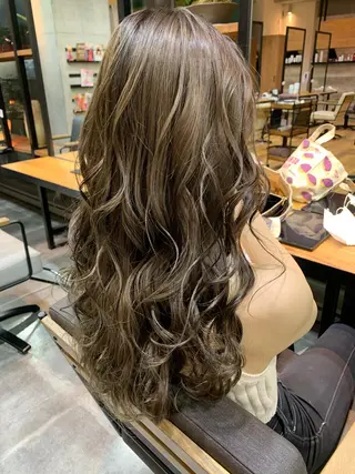 ロング カラー 天野 開のヘアスタイル