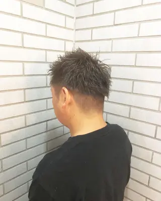 ショート カラー メンズ 中村 よしひでのヘアスタイル