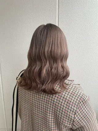 ミディアム カラー ヘアアレンジ 赤み消しグレージュ 🫒ｒｅｏｎのヘアスタイル