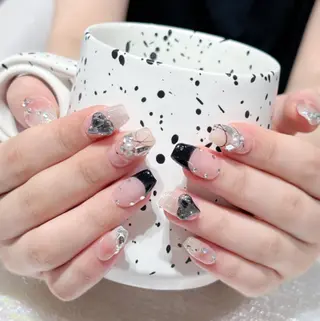 ネイル Queens テイのネイルデザイン