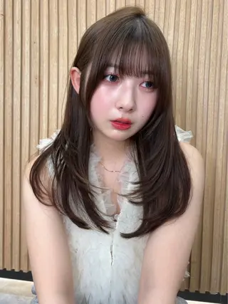 セミロング ブリーチなしWカラー /レイヤー/設樂彩乃のヘアスタイル