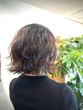 ミディアム パーマ 岩村 夏姫のヘアスタイル