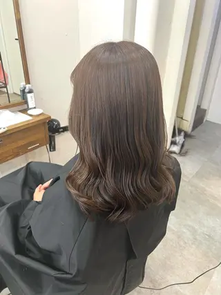 ミディアム 🩷艶カラー 🧡💛リサ🫧のヘアスタイル