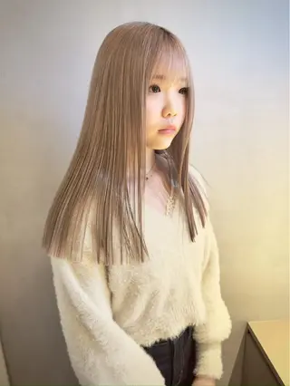 ミディアム ホワイトカラー/梅田 デザインカラー/しんのヘアスタイル