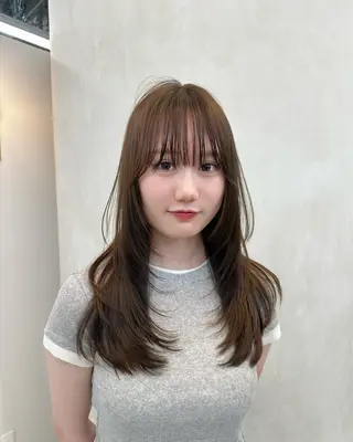 ロング カラー 韓国風レイヤーカラー ライムのヘアスタイル