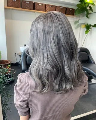 セミロング カラー RU RIのヘアスタイル