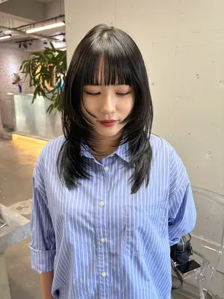 セミロング ハッシュカット🎀 レイヤーカットのヘアスタイル
