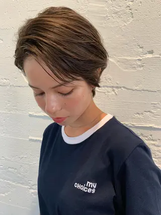 ショート 柔らか透け感カラー 🌿ムロヤリョウスケのヘアスタイル