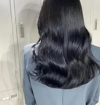 ロング カラー サキ🤍ハイトーン 🩰くびれ巻きヘアのヘアスタイル