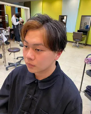 ミディアム カラー メンズ メンズ特化 岸本 阪急六甲サロンドロイのヘアスタイル