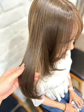 ミディアム カラー 盛れる顔周り /透明感/かりん🎀のヘアスタイル
