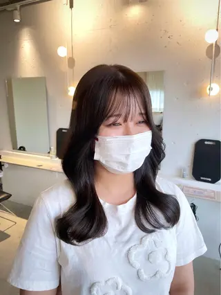 ミディアム カラー tim hinaのヘアスタイル