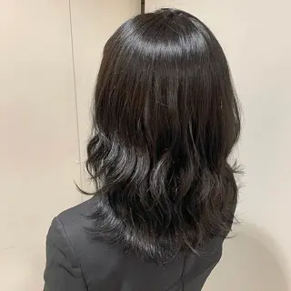カラー 山口 莉奈のヘアスタイル