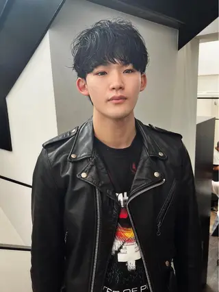 パーマ メンズ 【センターパート】 ETO／江藤翼の眉毛・アイブロウイメージ