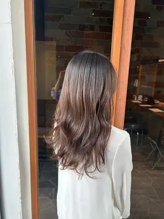 ロング 村松 麻菜のヘアスタイル