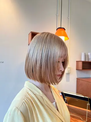 ミディアム カラー RINA🧤 デザインとボブのヘアスタイル