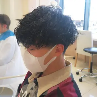 メンズ パーマ 渡辺 愛枝/艶カラー🩵のヘアスタイル