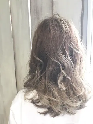 セミロング カラー AnFye cinq milleのヘアスタイル