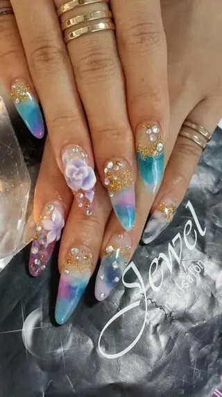 ネイル ＪＥＷＥＬ ＮＡＩＬのネイルデザイン