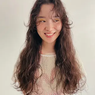 ロング パーマ ニュアンスヘア chinariのヘアスタイル