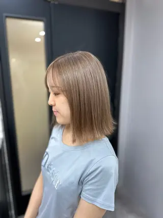 ミディアム カラー 天野 タイナのヘアスタイル